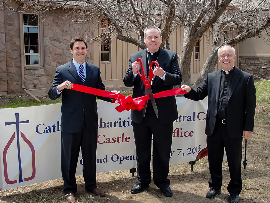 CRO-ribbon-cutting-900-x-600-RGB | Catholic Charities of Central Colorado